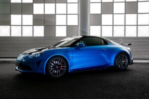 Alpine A110 2024: più equipaggiamenti e la nuova R Turini [FOTO]