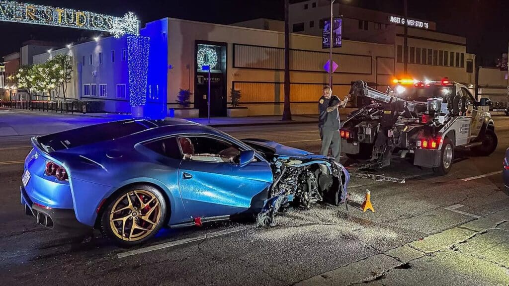 Michael B. Jordan si schianta con la sua Ferrari 812 Superfast contro una Kia parcheggiata [VIDEO]