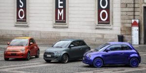 Fiat 500 Elettrica: i tre concept Kartell, Bulgari e Armani venduti all’asta per 600.000 $