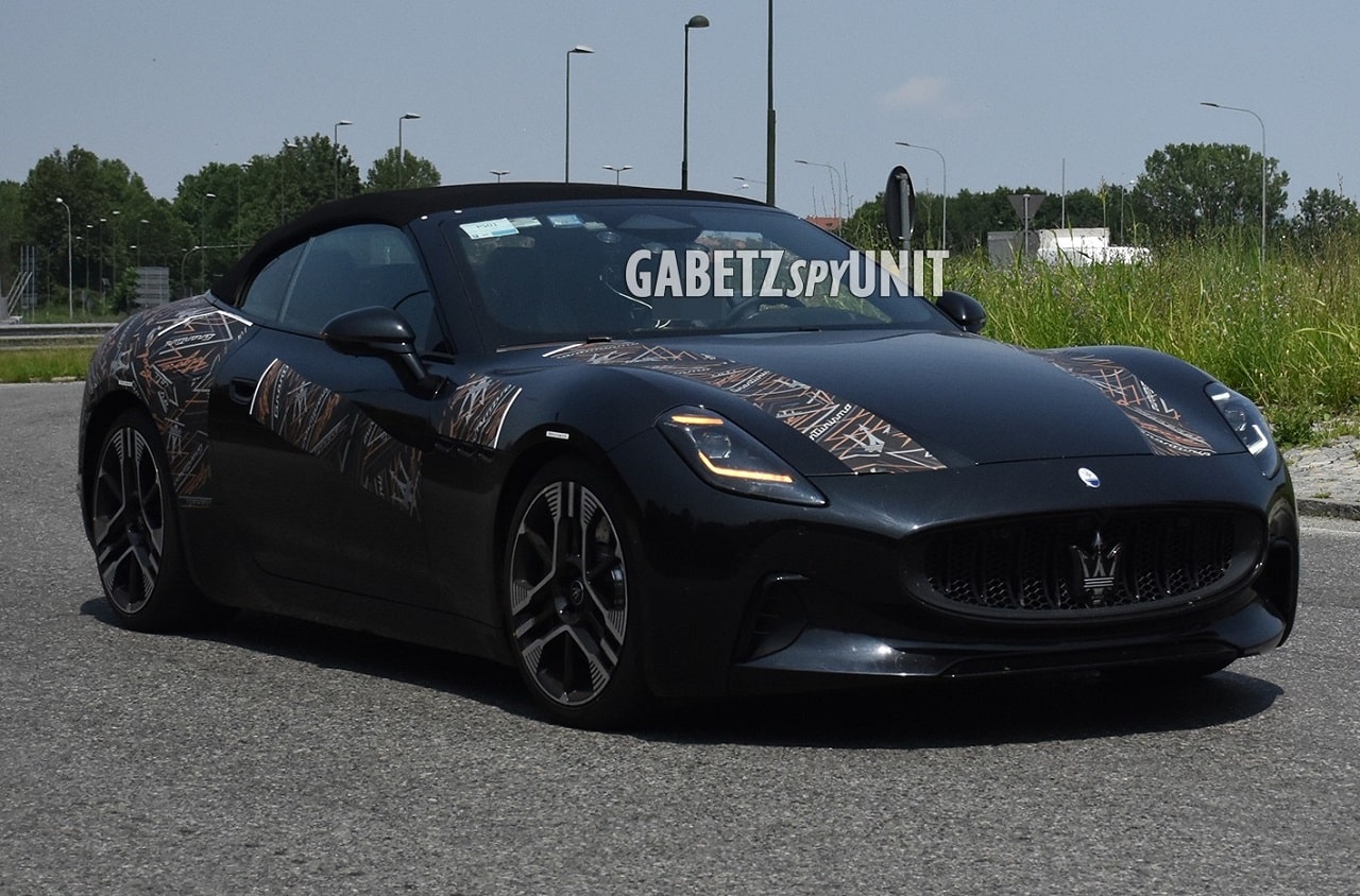 Maserati GranCabrio Folgore: il prototipo avvistato in Italia [FOTO SPIA]