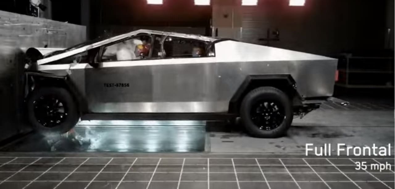 Tesla Cybertruck: crescono le preoccupazioni per la sicurezza dei pedoni [VIDEO]