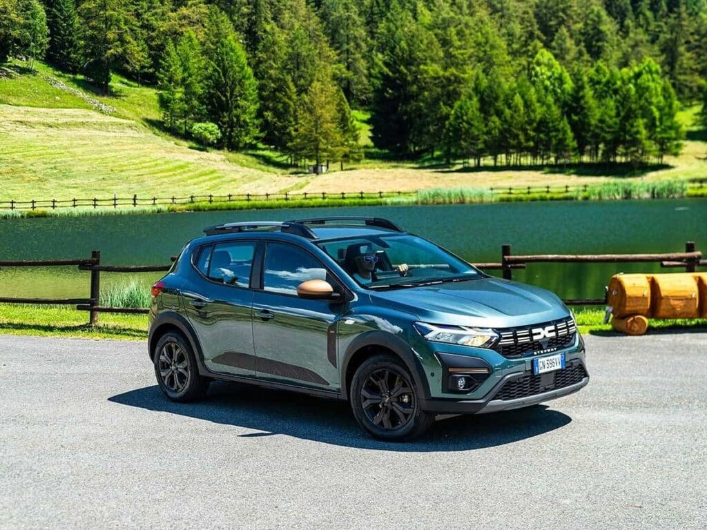 Dacia Sandero Stepway 2024: caratteristiche, motori e prezzi di listino
