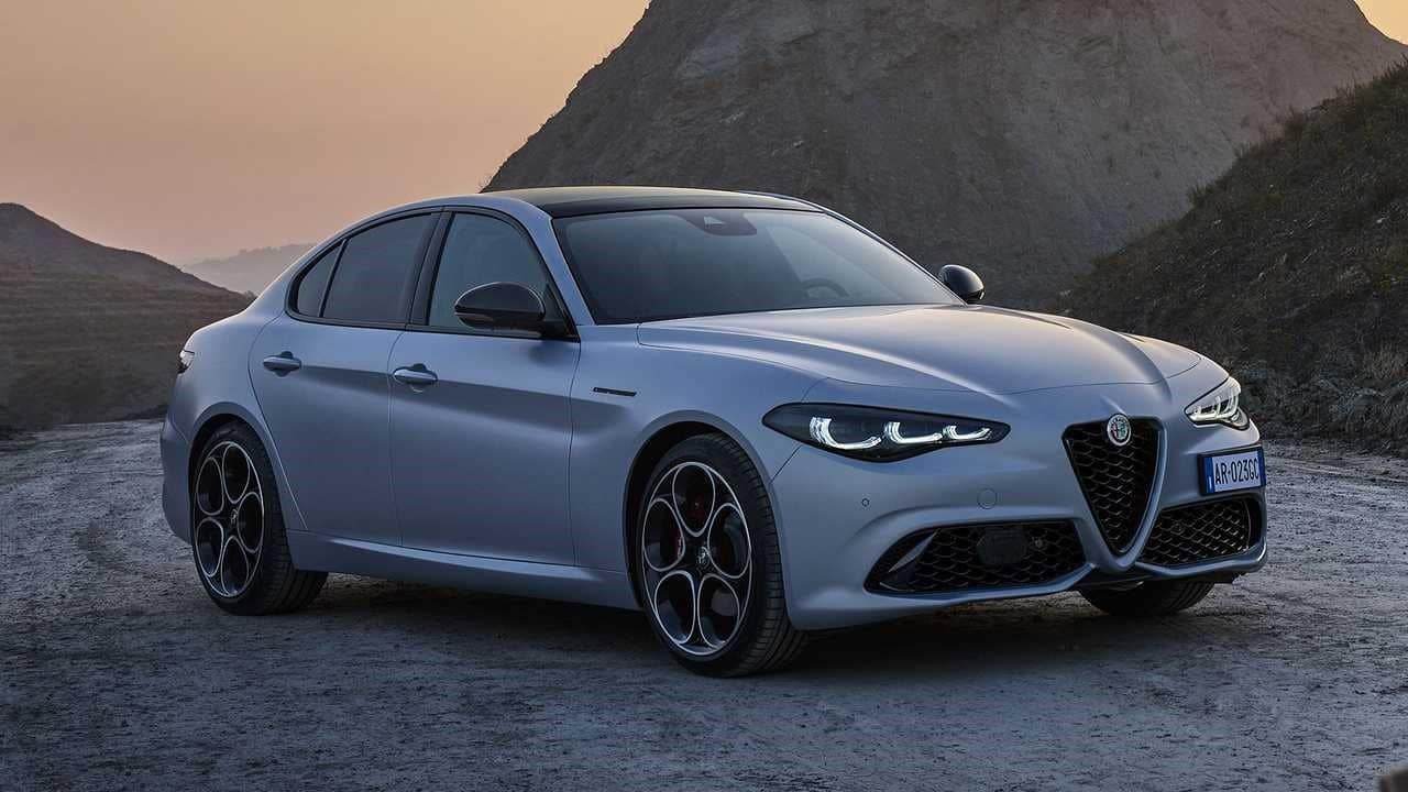 Alfa Romeo Giulia 2024: novità, design e motori