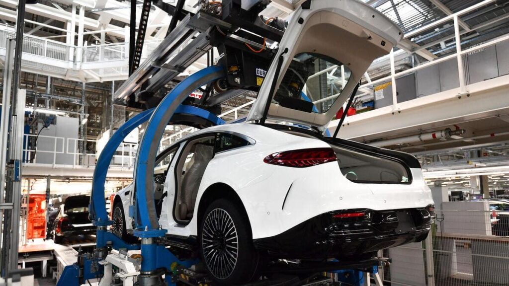 Proroga delle norme UE-UK: un respiro per l’industria delle batterie e dei veicoli elettrici