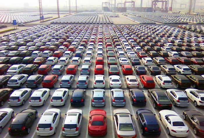 Mercato auto Europa 2023: rallenta la crescita, +6% a novembre