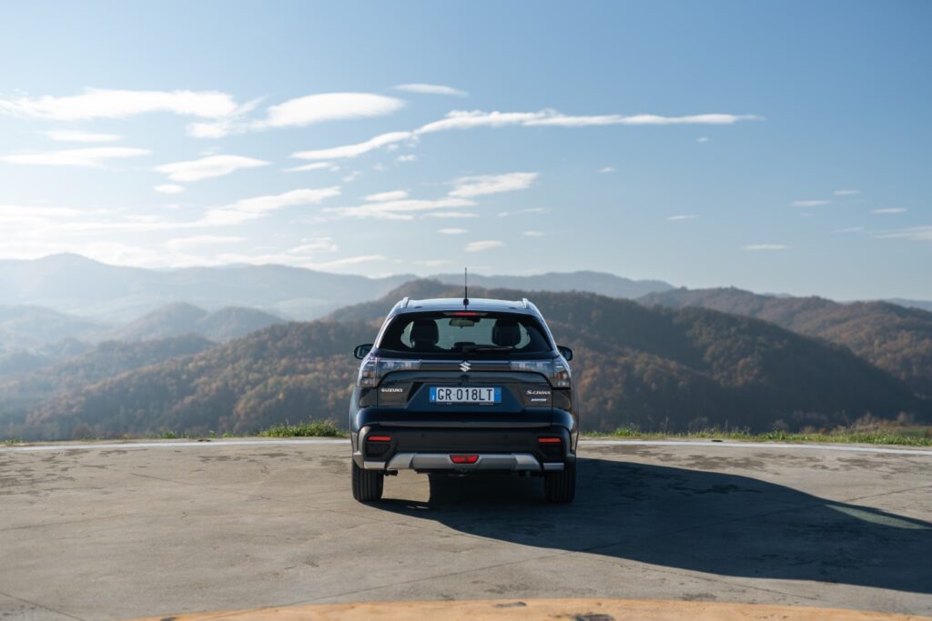 Suzuki Vitara Hybrid Yoru e S-Cross Hybrid Yoru