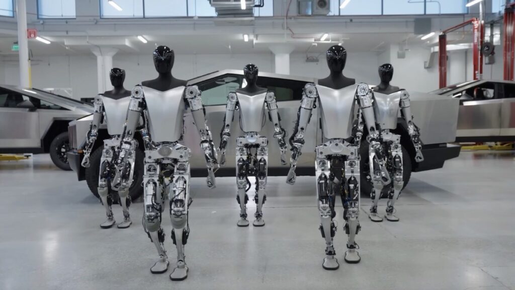 Tesla Bot: l’evoluzione del robot umanoide di Elon Musk