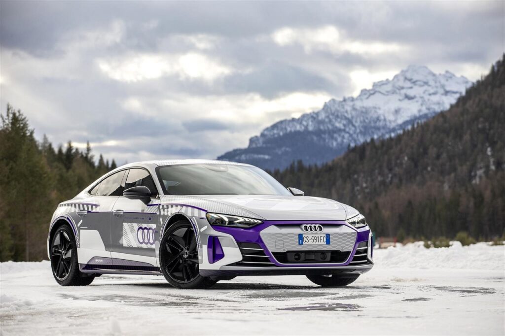 Audi RS e-tron GT ice race