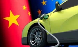 Cina, le vendite di auto elettriche crescono: +21,9% nel 2023, ma il mercato è saturo e i cinesi puntano l’Europa
