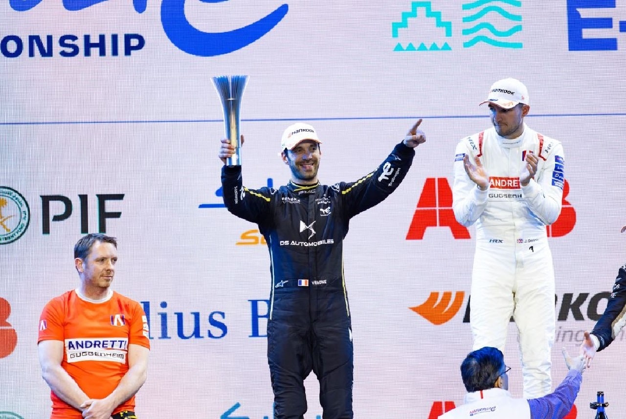 DS Automobiles: secondo posto per Jean-Eric Vergne a Diriyah