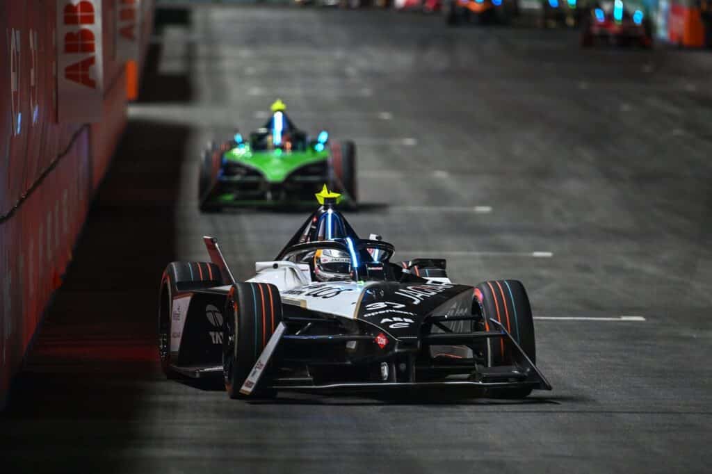 Formula E: Nick Cassidy ha conquistato la sua prima vittoria nella stagione 10 a Diriyah