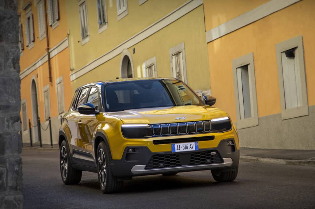 Jeep Avenger: doppio premio ad inizio 2024 per il SUV elettrico