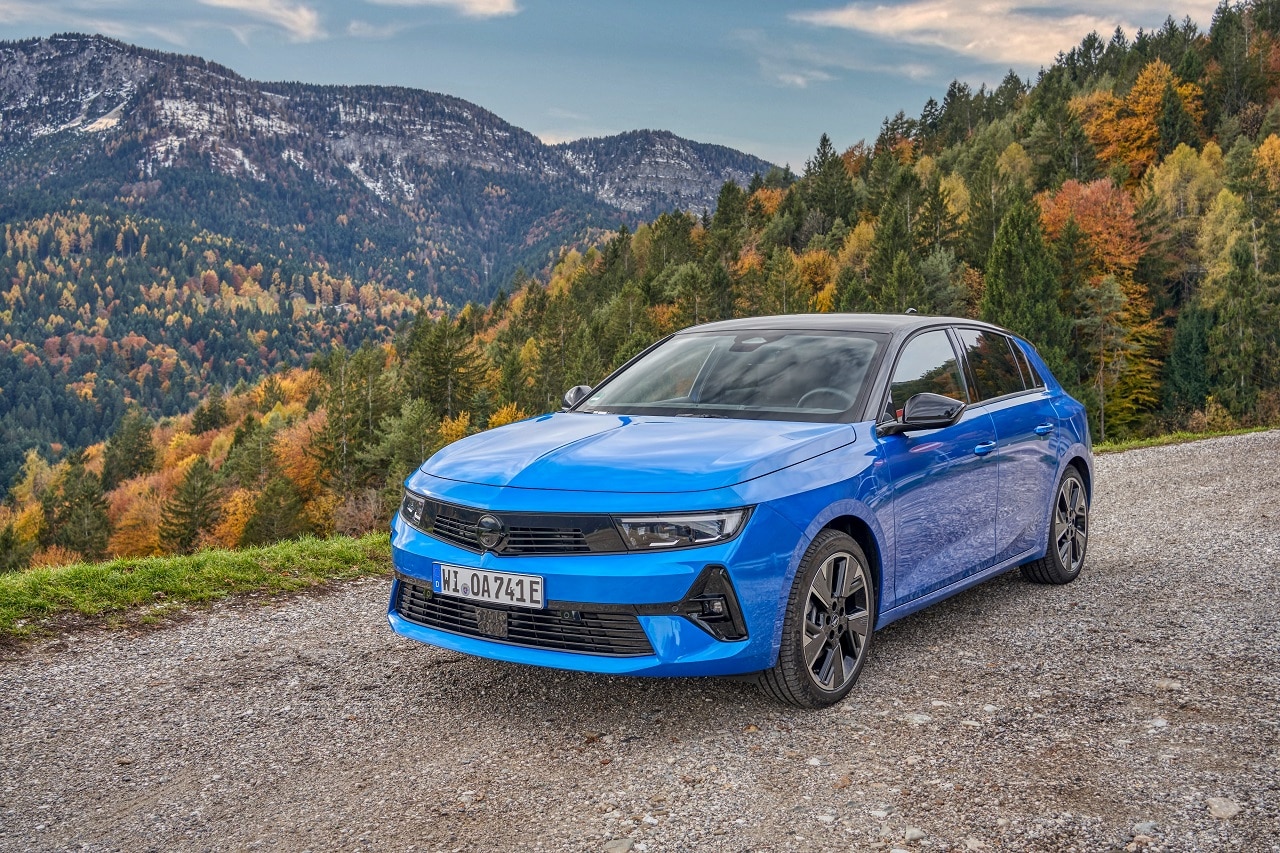 Opel Astra Electric: viaggio in Alto Adige per scoprire il segreto delle mele altoatesine