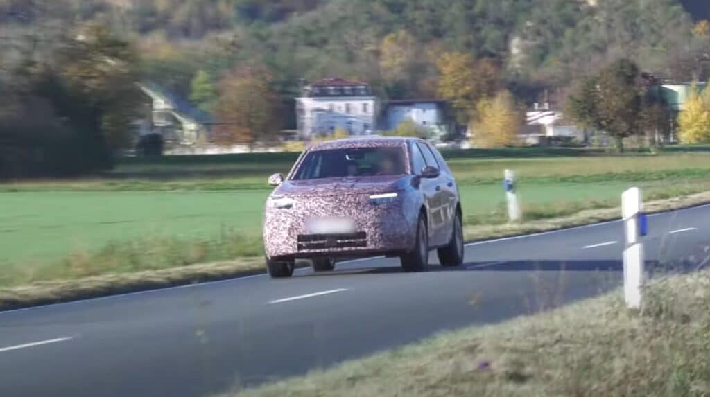 Opel Grandland EV 2024: autonomia di circa 700 km [VIDEO SPIA]