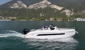 Ranieri International Next 275 LX: la prova della barca a motore [VIDEO]