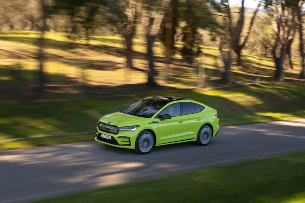 Skoda Enyaq 2024: le caratteristiche con tempi di ricarica, motori e prezzi