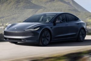 Tesla Model 3 2024 debutta in Nord America: il restyling porta diverse novità, ma i prezzi rimangono invariati