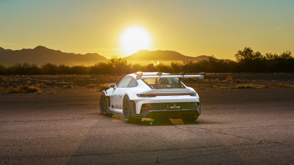 Un esemplare canadese della Porsche 911 GT3 RS del 2023 in vendita in Arizona [FOTO]