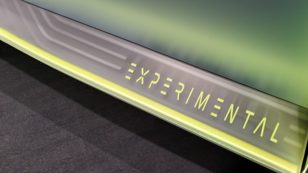 La nuova concept car Experimental 2024 di Opel: ecco come sarà la mobilità nel futuro