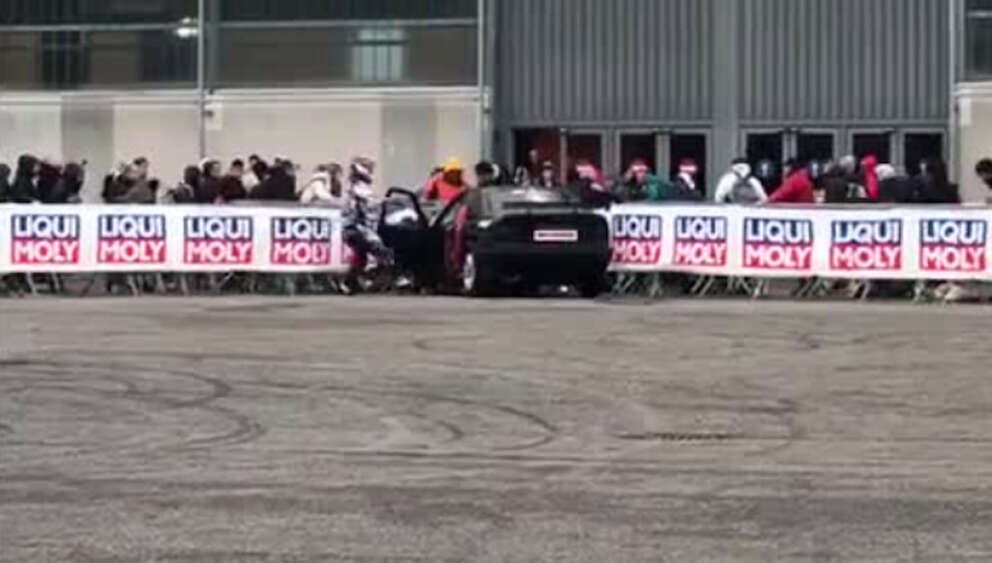 Incidente al Motor Bike Expo di Verona: un’auto travolge gli spettatori. Feriti lievi