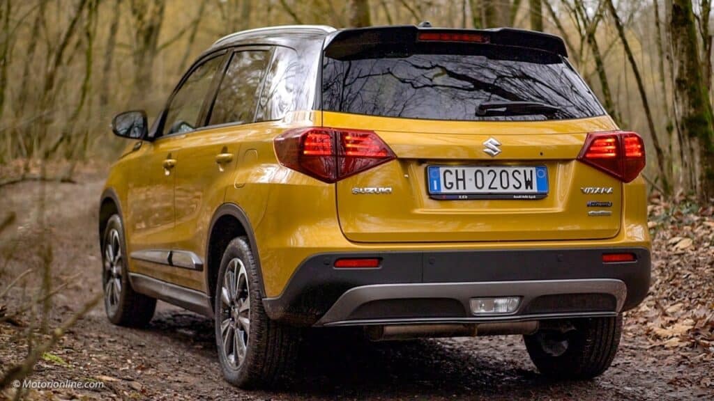 Suzuki Vitara 2024: il SUV giapponese con le caratteristiche, gli allestimenti e le motorizzazioni