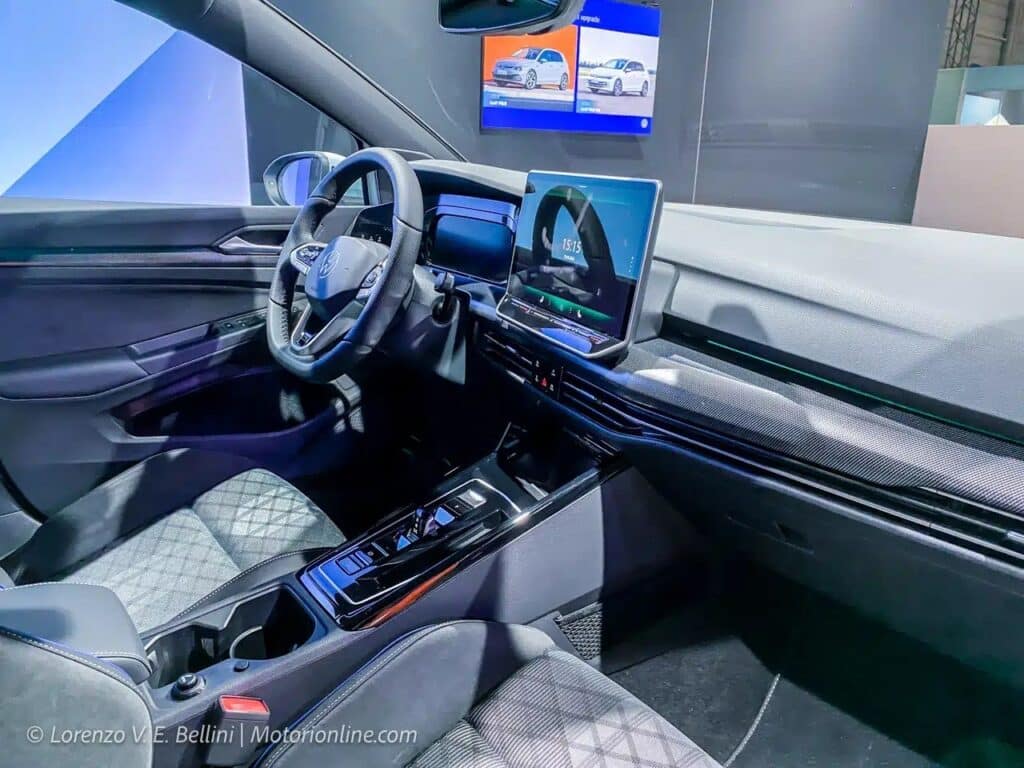 Volkswagen Golf 2024: il facelift dell’icona tedesca. Ecco le novità e le caratteristiche