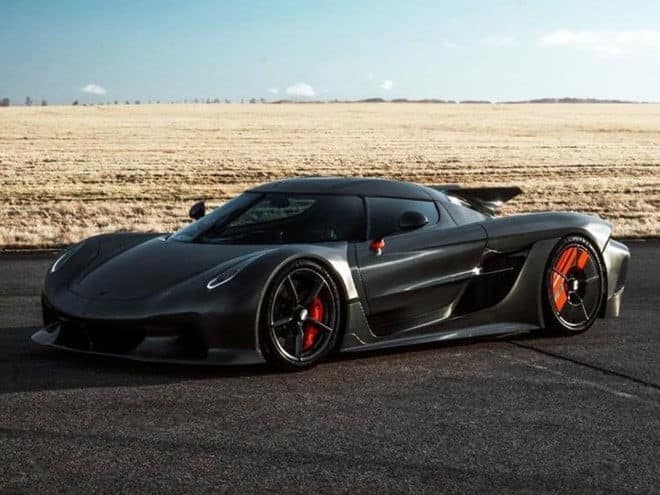 Koenigsegg Jesko Absolut: un prodigio di tecnologia e innovazione che sfida i limiti