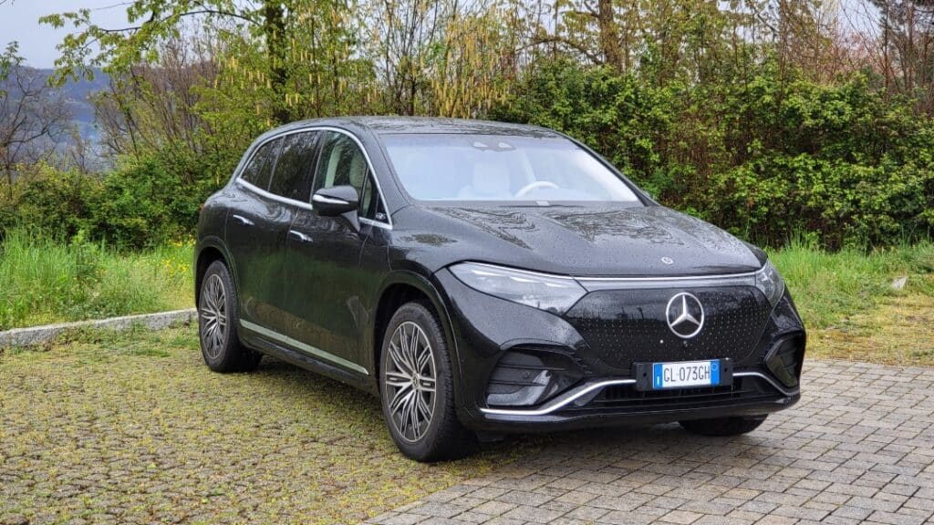 La transizione 100% elettrica di Mercedes subisce un rallentamento