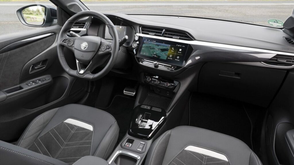Opel Corsa Electric 2024: caratteristiche, prezzi e autonomia