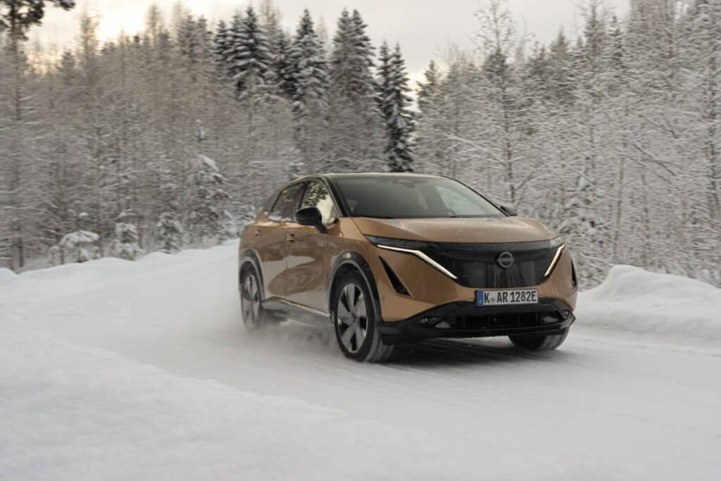 Nissan e-4ORCE: avventura innevata in Finlandia con tecnologia avanzata