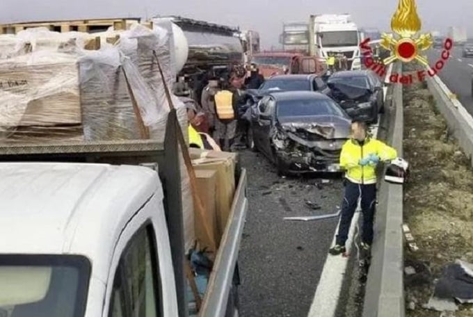 A1, incidenti per la nebbia tra Piacenza e Parma: tamponamenti e feriti