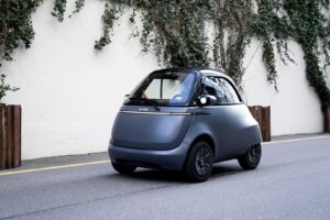 Microlino arriva a Milano con Koelliker: ecco la microcar elettrica