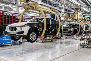 Si ferma la produzione di Maserati e 500 elettrica: a Mirafiori cassa integrazione per oltre 2.000 dipendenti