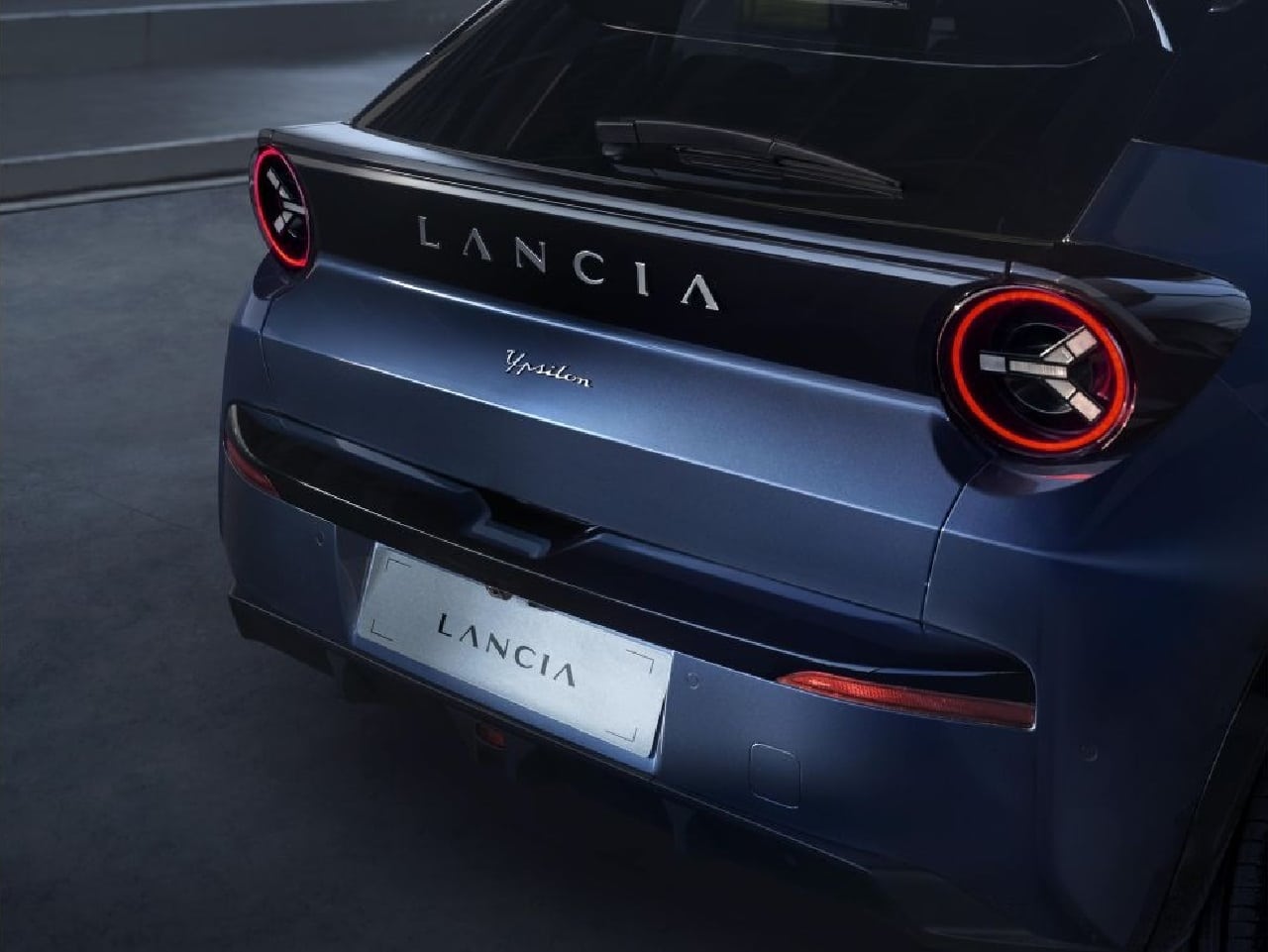 Nuova Lancia Ypsilon edizione limitata Cassina: parte oggi in Italia la campagna “1 di 1906” [VIDEO]