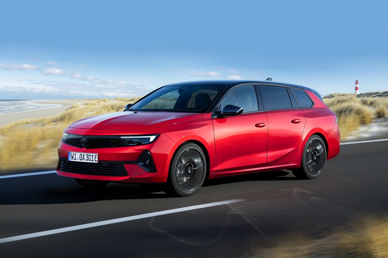 Nuova Opel Astra Sports Tourer Electric è la perfetta compagna di viaggio