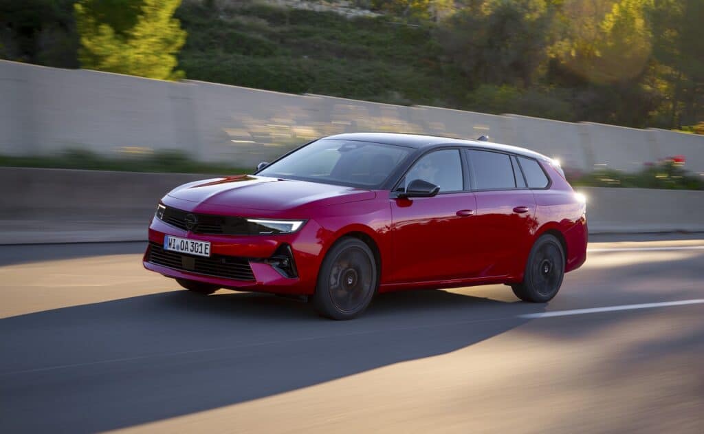Opel Astra Hybrid