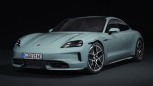 Porsche Taycan 2024: il restyling fa crescere potenza, autonomia e prestazioni [FOTO]