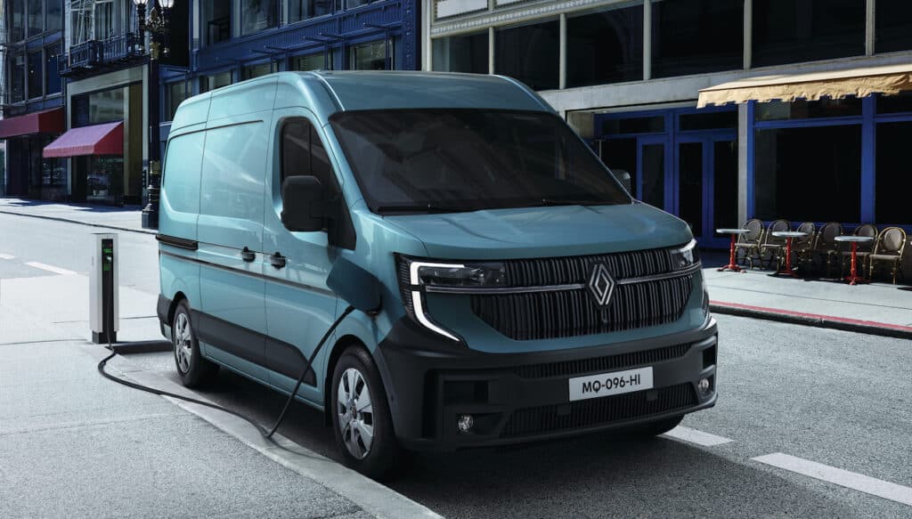 Renault Master E-Tech 2024: il furgone elettrico con 460 km di autonomia