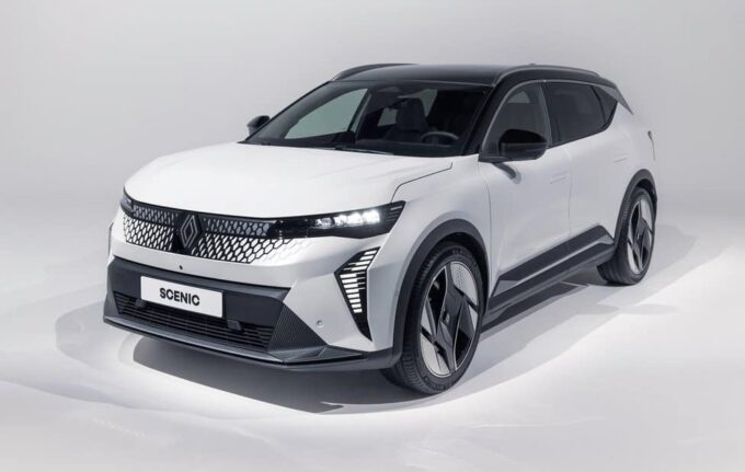 Auto dell’Anno 2024: trionfa la Renault Scenic E-Tech Electric