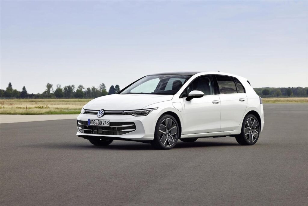 Volkswagen Golf 2024: via alla prevendita, da 30.150 euro