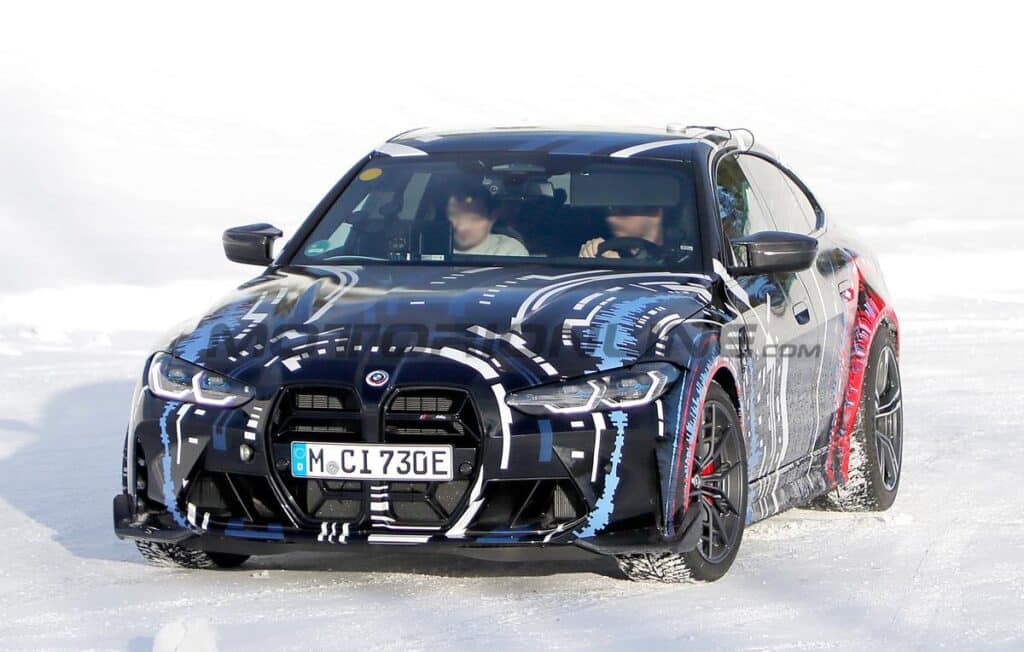 BMW i4 M: il prototipo elettrico quad-motor avvistato sulla neve [FOTO SPIA]