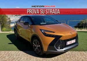 Toyota C-HR 2024: la prova della versione ibrida plug-in [FOTO]