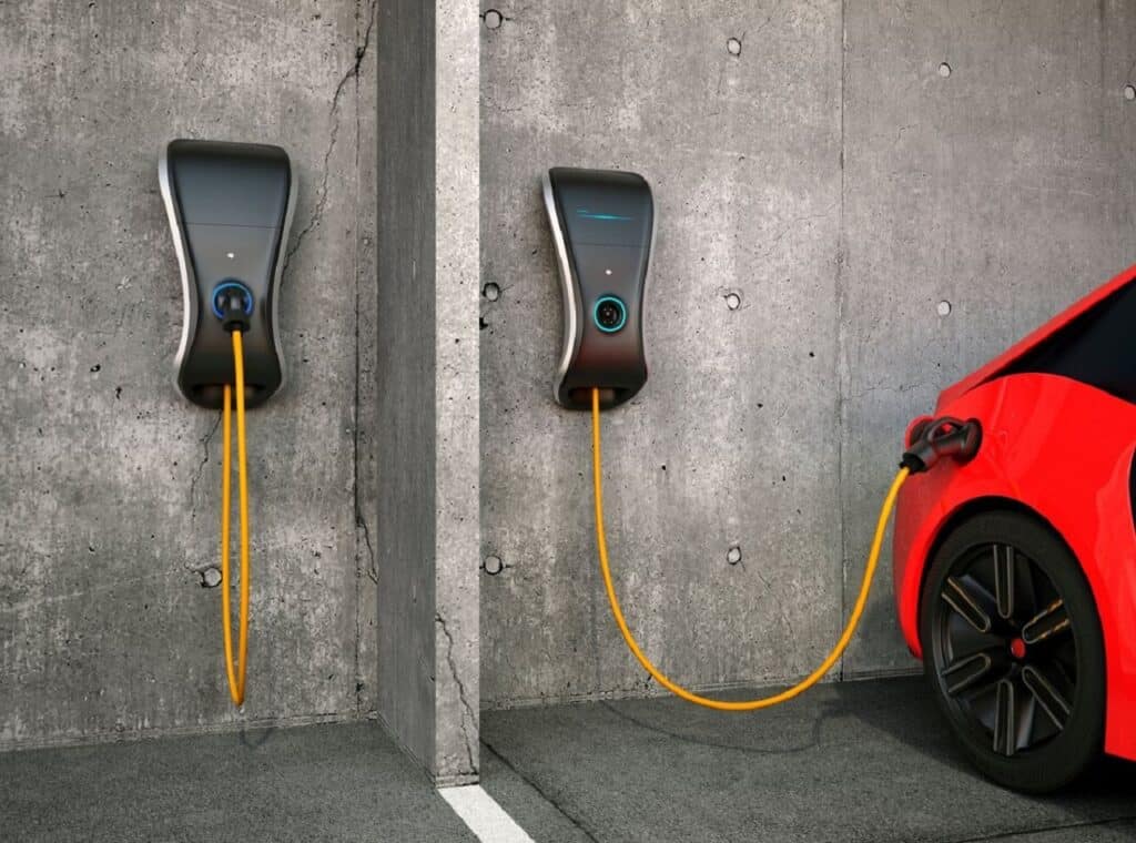 Auto elettriche: solo il 38% delle case italiane avrebbe la possibilità di installare colonnine di ricarica