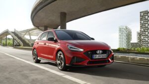 Nuova Hyundai i30 2024: il restyling porta più contenuti in sicurezza e tecnologia