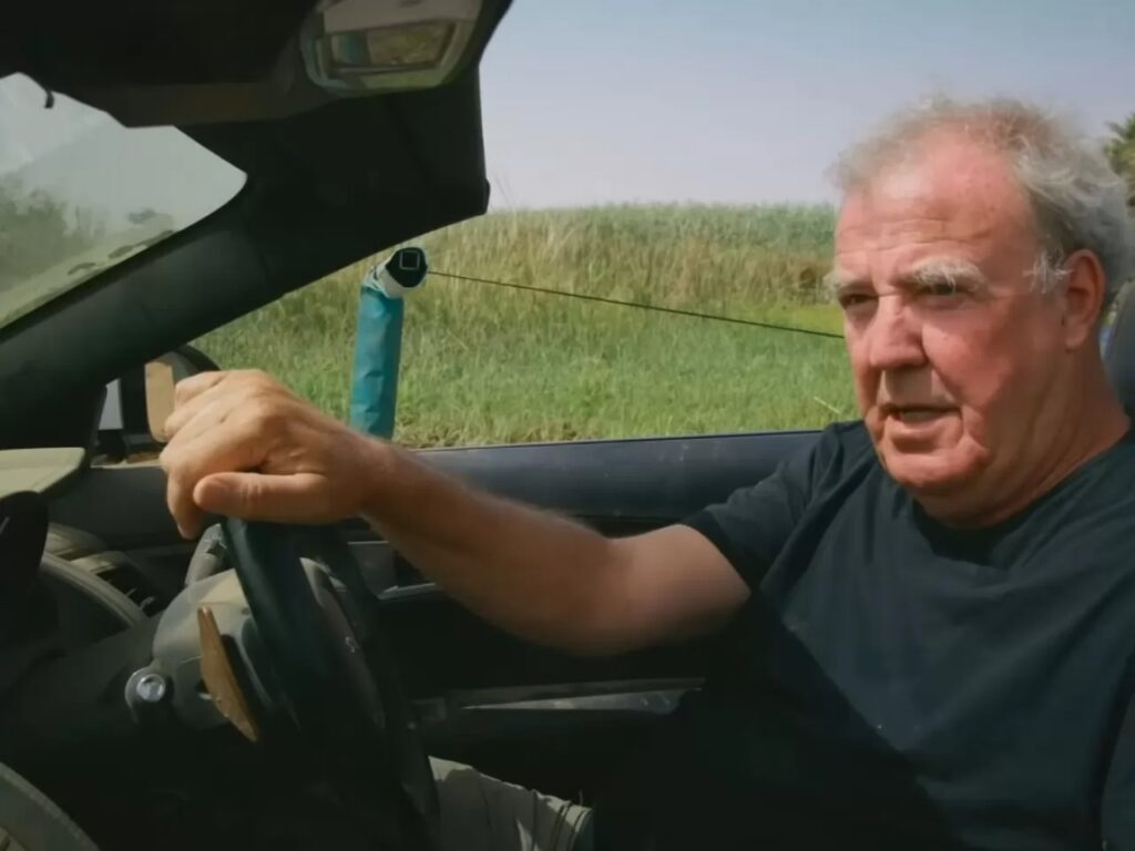 Jeremy Clarkson: “Una volta le auto erano perfette ma poi sono arrivate le elettriche..”