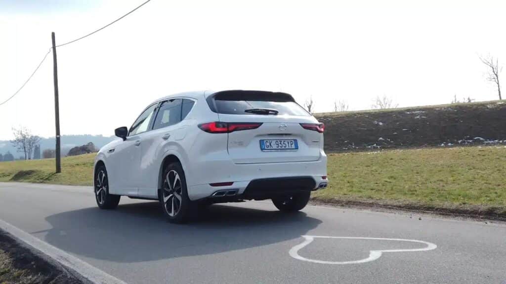 Mazda CX-60 2024: l’ammiraglia giapponese per il segmento dei SUV premium