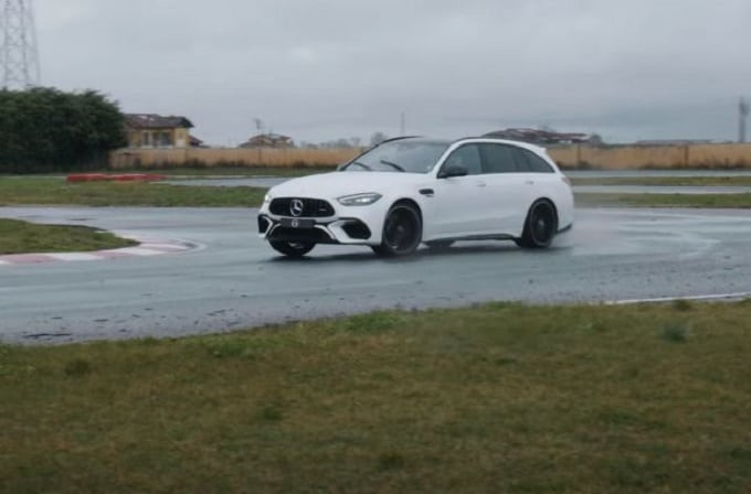 Mercedes C63 AMG S e-Performance SW: una familiare da corsa nel test di Alessandro Gino [VIDEO]