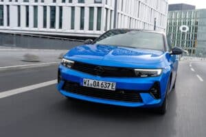 Opel Astra Electric: al via la campagna “Benvenuto futuro”