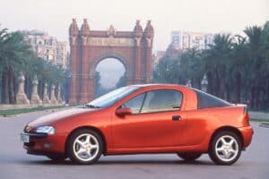 Opel Tigra: un’icona delle coupé compatte che ha segnato gli anni ’90