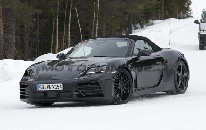 Porsche 718 Boxster 2025 - Foto spia 01-03-2024